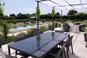 charming family house with private pool, near the center of arles, quiet, in the camargue natural park – 8 people