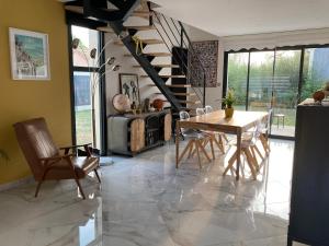 Maisons de vacances Maison Moderne 600m virage mulsanne : photos des chambres
