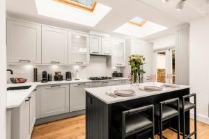 Stylish 2BR Apt in Highbury & Islington with Garden