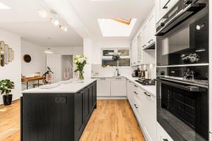 Stylish 2BR Apt in Highbury & Islington with Garden