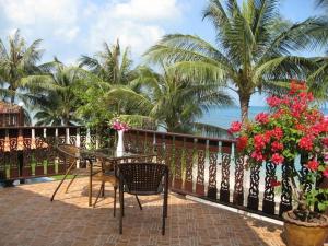 Beachfront Oasis with Private Pool and Jacuzzi on Samuis Bang Por Beach