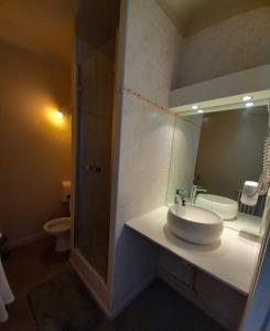 Hotels Les nouveaux Ambassadeurs : photos des chambres