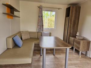 Verblijfpark Kasteel van Viane tiny house 4 personen minimum 7nachten