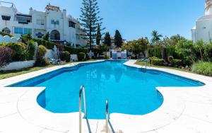 2- bedroom apartment with seaview & great location