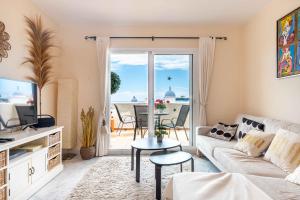 2- bedroom apartment with seaview & great location