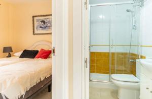 2- bedroom apartment with seaview & great location