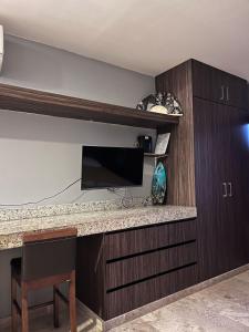 Luxurious Condo Studio 5 minutes beach