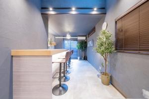 千!無料Netflix!Barカウンターキッチン!大画面プロジェクター!非日常の暮らし 寝室3つ お風呂2台トイレ3台