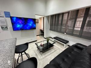 London suites, By Poblado Suites