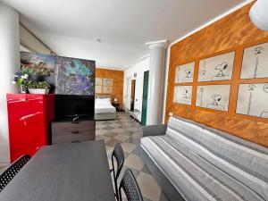 Studio Apartment with One Double Bed