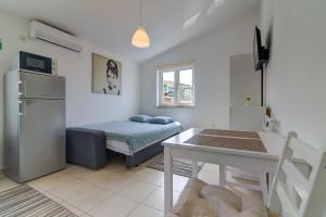 RougeMARIN apartments