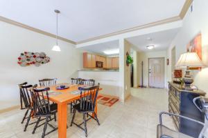 Mountain Escape with Pool Access in Pigeon Forge!