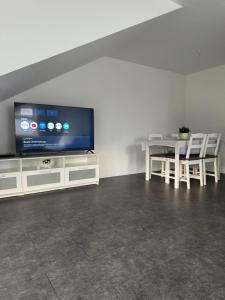 Komplett neu renovierte Wohnung!