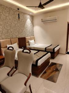The Monark Inn