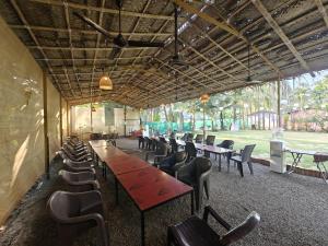 Baadal Pani Beach Resort Near Kelwa Beach