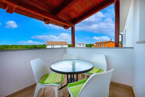 Sanus Apartments