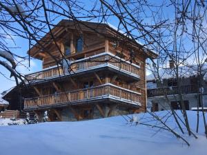 Chalets Chalet de standing avec sauna et cheminee, 10 pers - FR-1-505-34 : photos des chambres