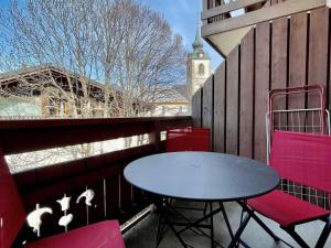 Appart au cœur du village avec terrasse et parking - FR-1-505-107
