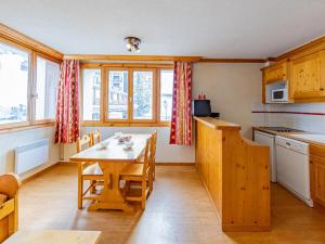 Studio 4 pers en station, au pied des pistes - FR-1-807-27