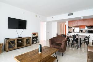 Spacious Penthouse in Brickell 3 BR, Free Parking