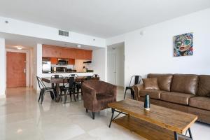 Spacious Penthouse in Brickell 3 BR, Free Parking