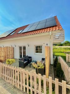 Domek Biały Lotos - Cisza i natura blisko plaży i centrum