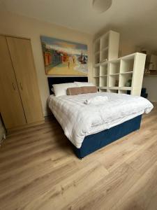 Small, perfectly formed studio