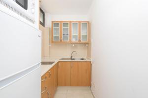 Las Arenas Cosy Flat - Balcony & AC