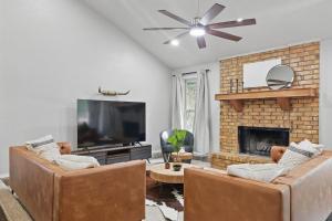 Best of Garland Pool Cinema Rm BBQ 3BD