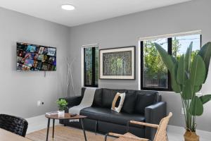 Spacious 4-BR House W Free Parking