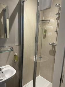 Superior Double Room room in Melbourne Guest House