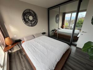 Panoramic Pondview Penthouse