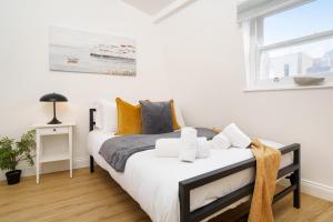 Stylish 2BR Apartment Sleeps 6 Central London