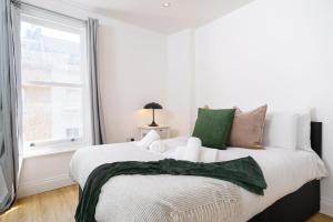 Stylish 2BR Apartment Sleeps 6 Central London