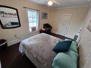 Wilmington Upstairs Harbor House