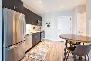 Luxury Apt In Heart of Seaport