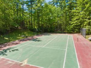 Townhouses near White Mtn Perfect for Large Groups
