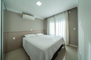 Curaçao 201 - Cobertura duplex com jacuzzi privativa - 50 metros da Praia de Canto Grande!