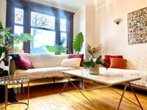Beautiful Sunny big apartment