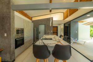 Casa Tatala - 2bdr home with pool near Santa Teresa beach