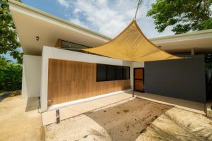 Casa Tatala - 2bdr home with pool near Santa Teresa beach