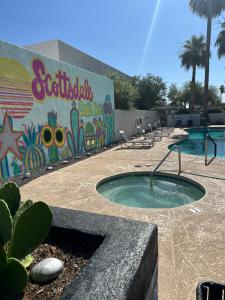 Western Themed Old Town Scottsdale Condo with King Bed and Community Pool