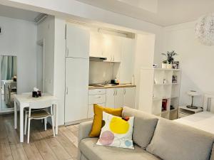 DXN Luxury Studio 8 by Almar