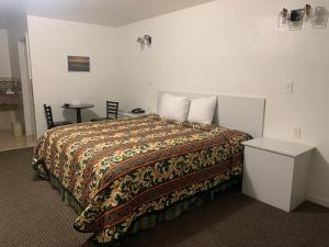 Standard King Room room in Westview Motel