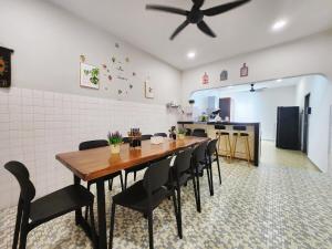Ipoh town7br5bath 25 pax pool table mahjong karaok