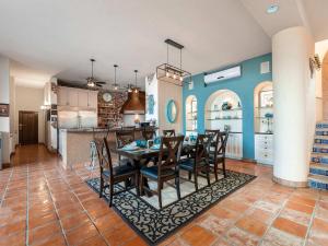 Elegant Hacienda Villa for 20, Ocean Views, Pool