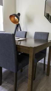 1 BDR Flat At Caledonia Luxe Stays Short Lets & Serviced Accommodation Alloa