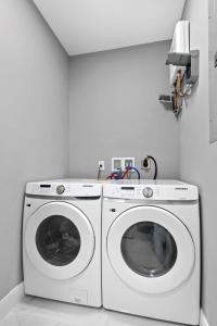 Amazing Townhouse w Free Parking