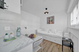 PEARL01 Pearl Arbor Studio 1