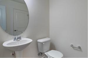 Upscale King 3BR Townhouse Mins to Cary & NC State